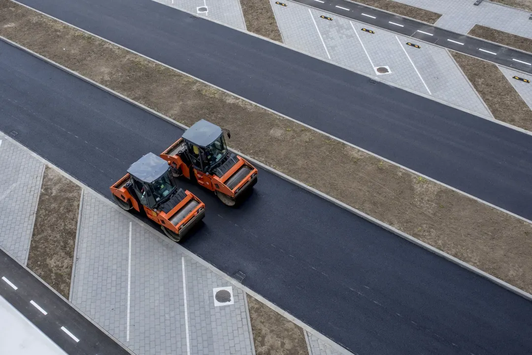 Confiança da construção cai para 90,5 pontos e a expectativa recua mais que o presente: infraestrutura teve a maior queda entre os segmentos