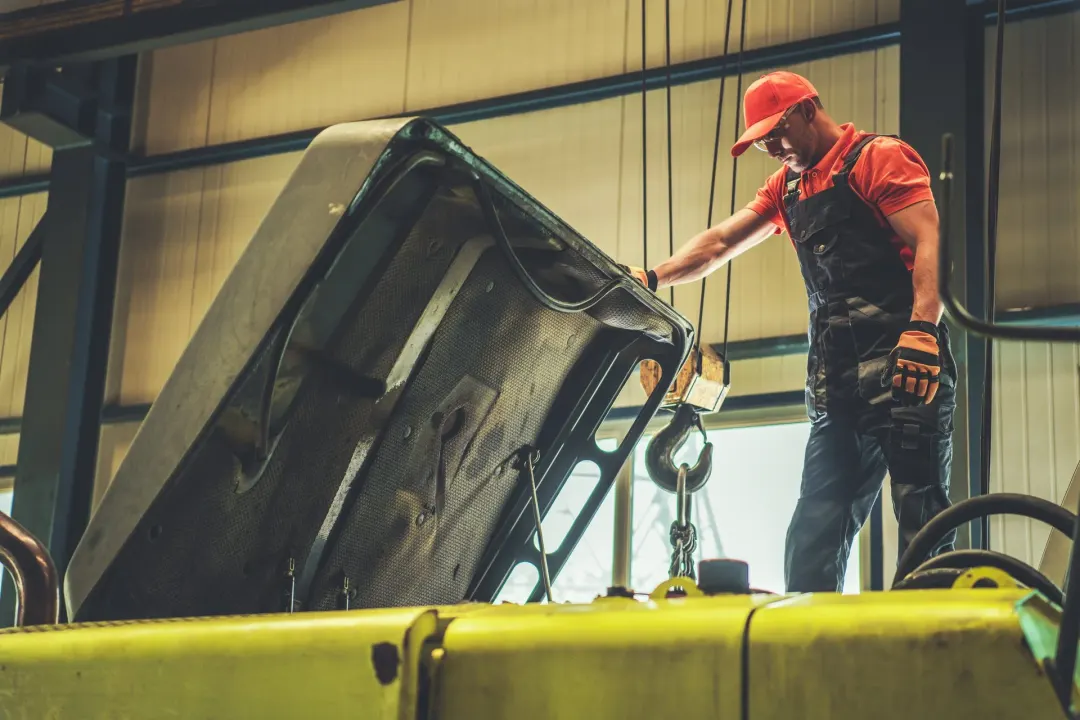 Investimento em equipamentos cai 5,2% em agosto, e a indústria de máquinas fica com 20% da capacidade parada