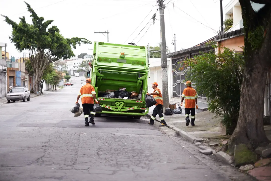 Por 14 votos a 5, TJGO derruba a fórmula de cálculo da taxa do lixo de Goiânia — e o parecer acolhido aponta falta de estudo técnico